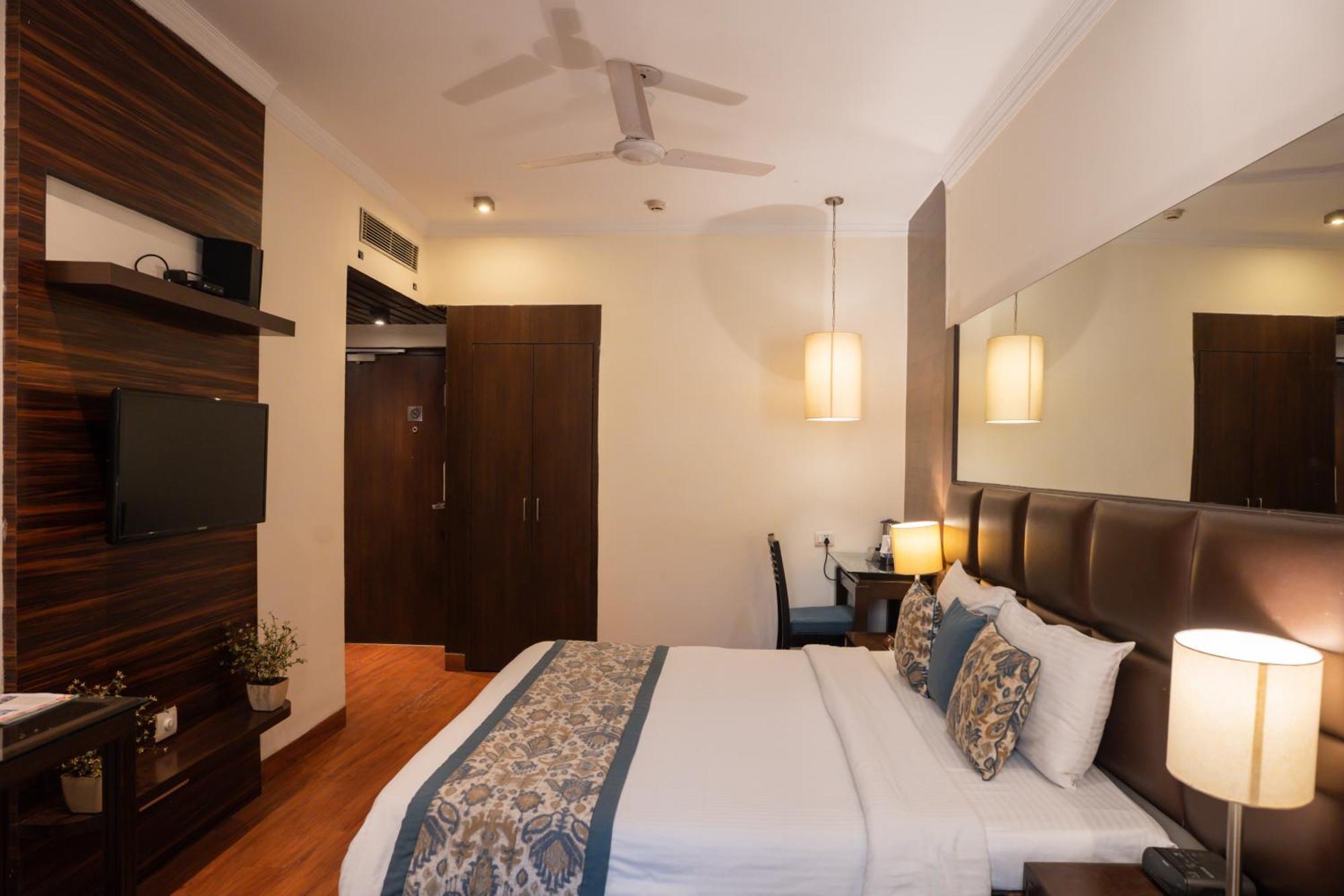 Ahuja Residency Cyber City II Gurgaon Exterior foto