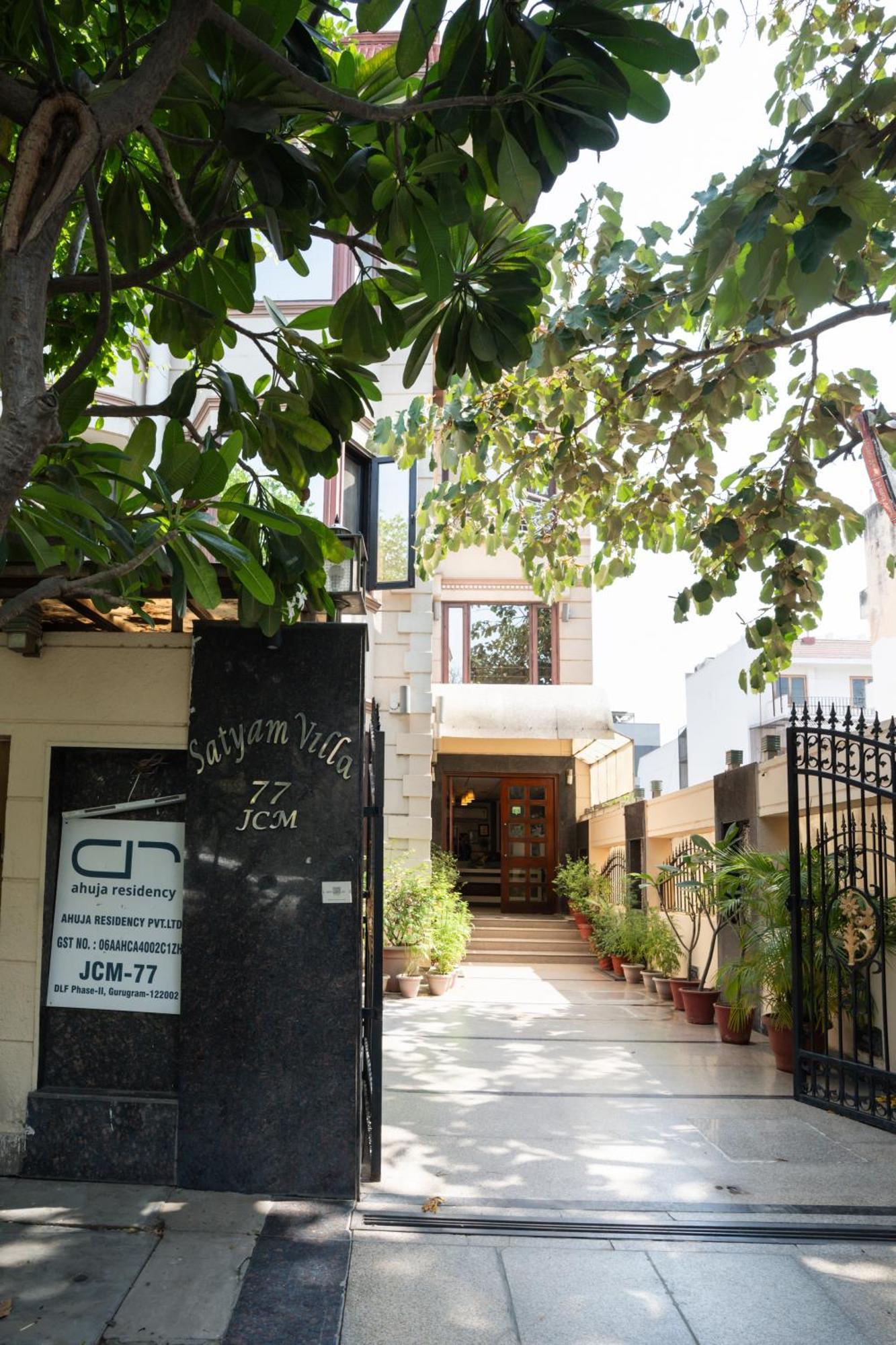 Ahuja Residency Cyber City II Gurgaon Exterior foto
