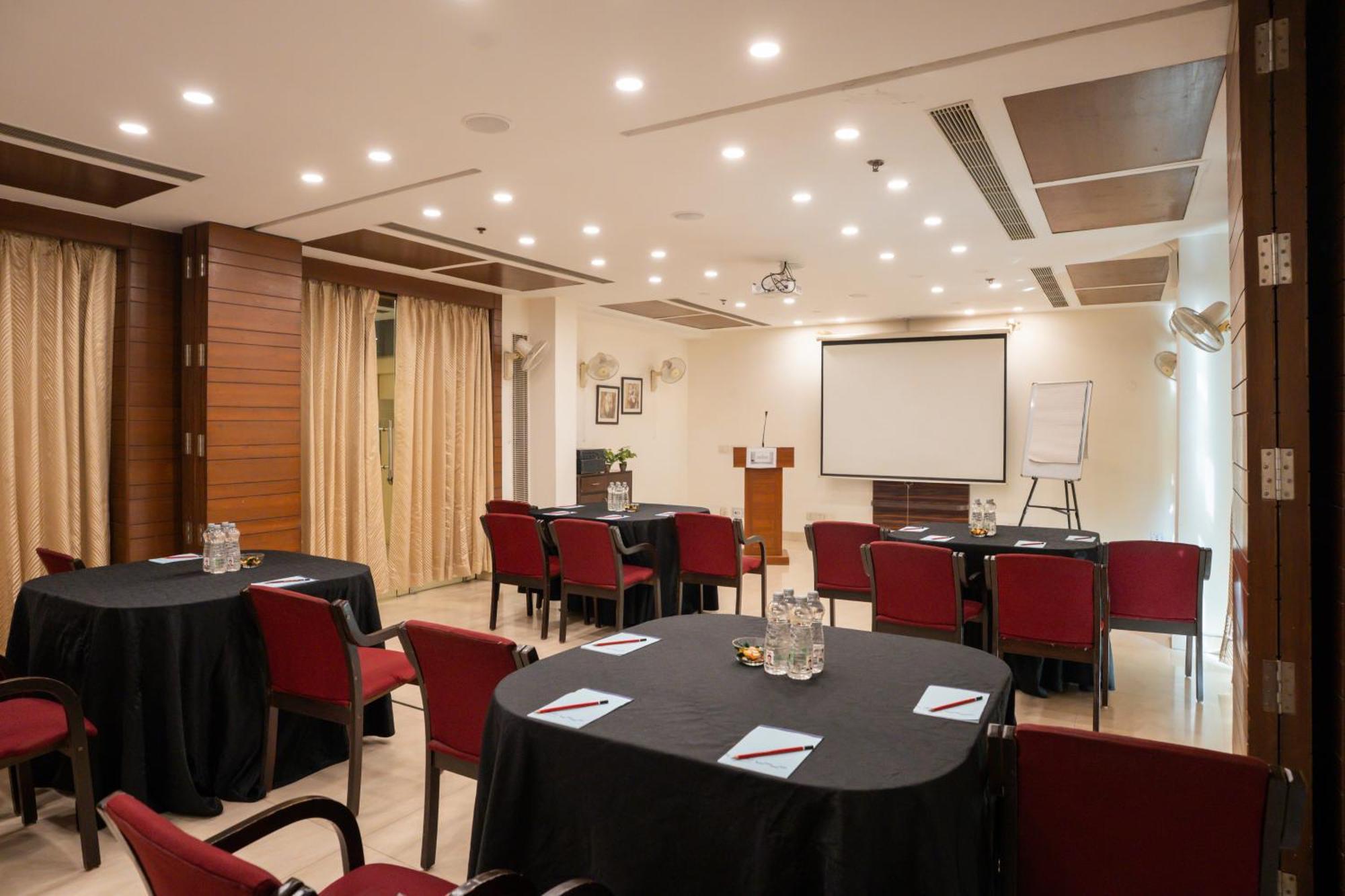 Ahuja Residency Cyber City II Gurgaon Exterior foto